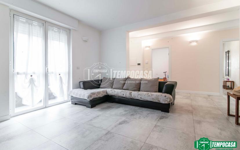 Villa in Via Vittorio Veneto, Garbagnate Milanese — foto 3 di 5
