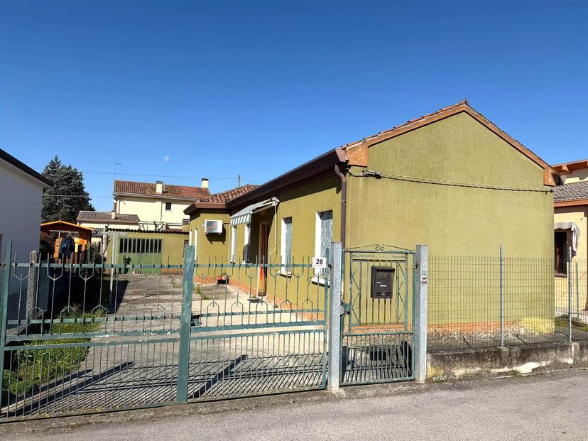 Casa indipendente in Via Galvani, Cavarzere — foto 3 di 5
