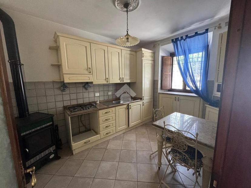 Casa indipendente in Via Vittorio Veneto 4, Magliano de' Marsi