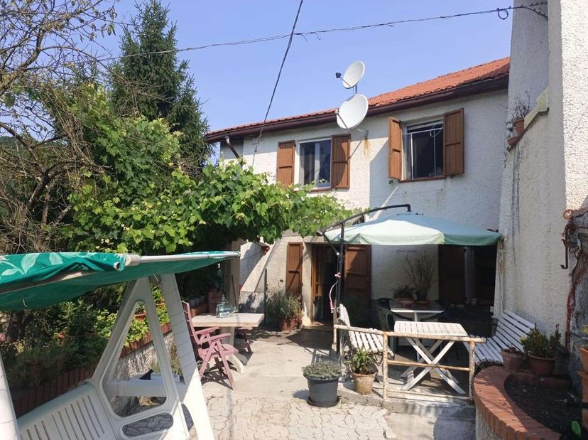 Porzione di casa in Località Olano, Mallare