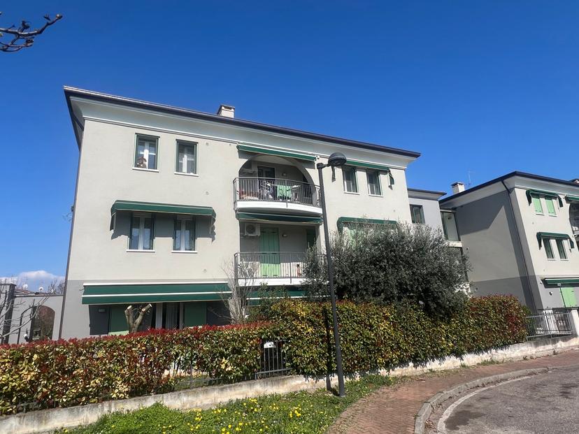 Trilocale in Viale Don Luigi Orione, Lonigo — foto 2 di 5