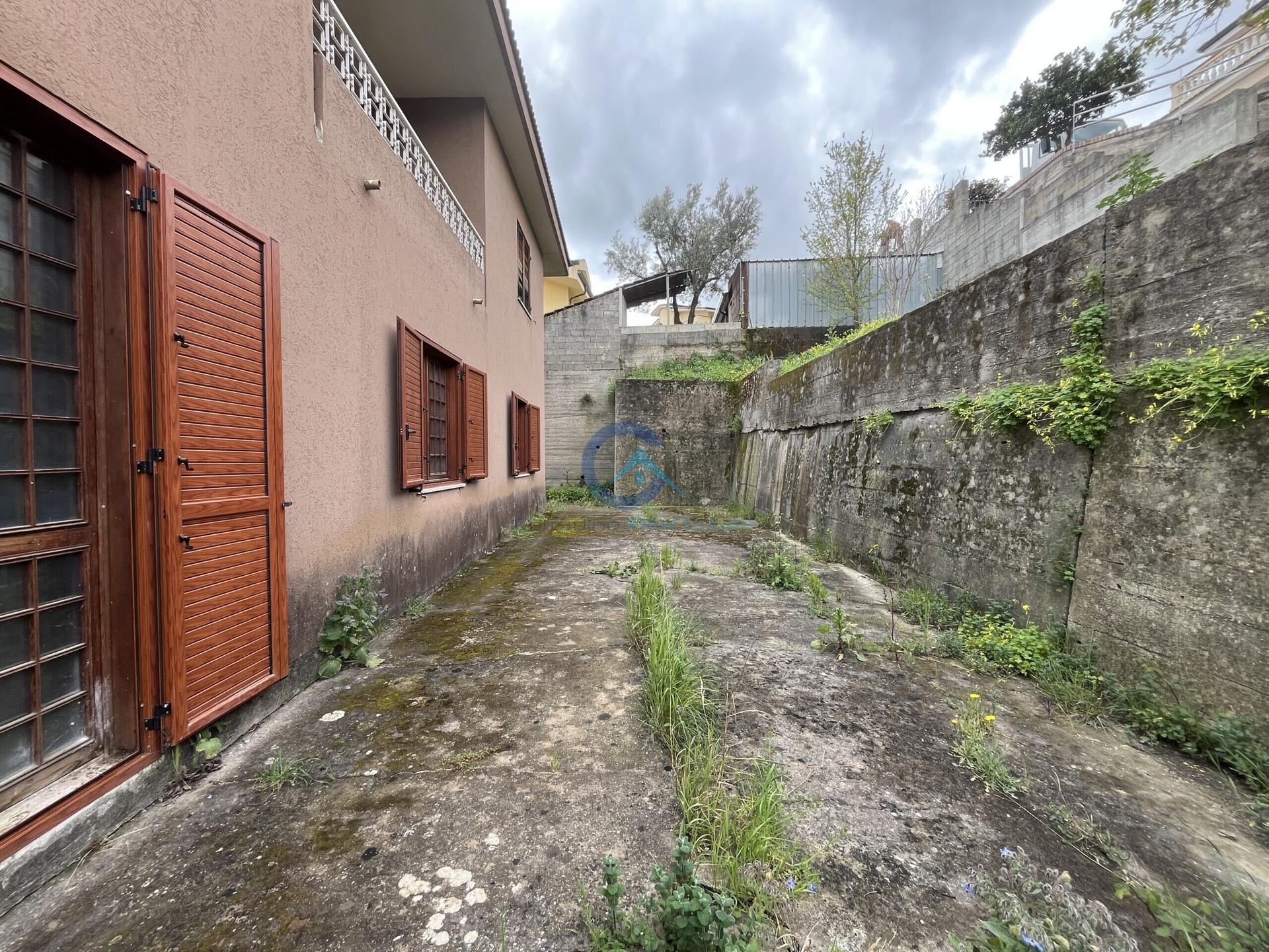 Casa indipendente in Corso Telesio 80, Settingiano