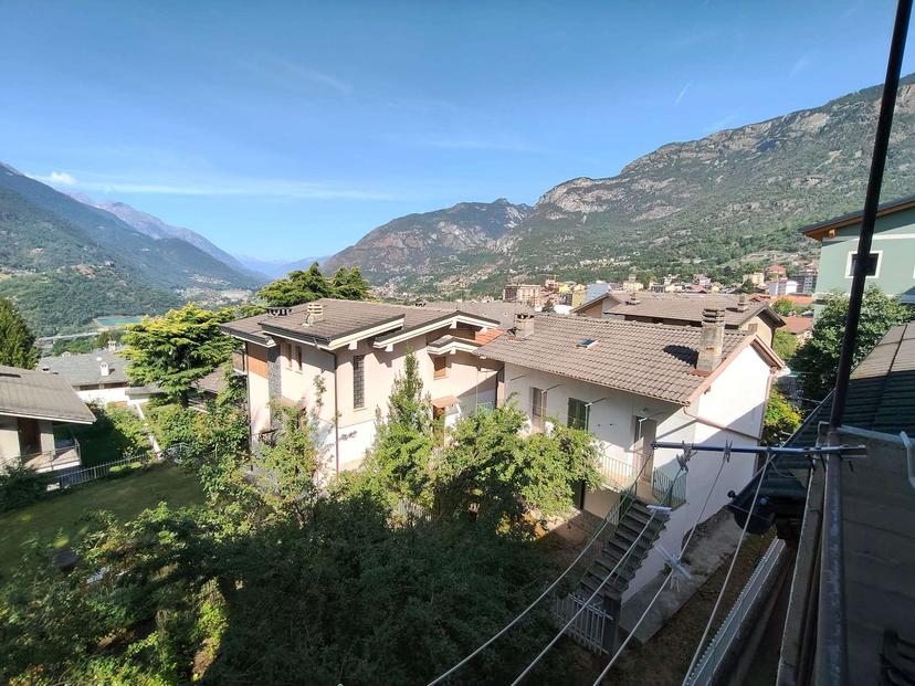 Casa indipendente in Via Carso 1, Saint-Vincent — foto 2 di 5