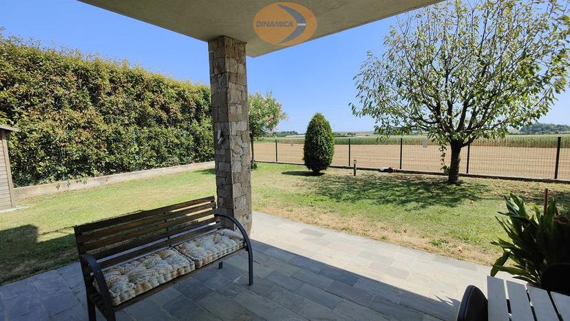 Villa, Casatenovo