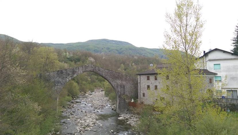 Casa indipendente in Strada della Costa, Monchio delle Corti — foto 2 di 5
