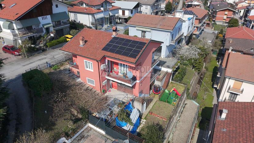 Villa bifamiliare in Via Chiampo 11, Alba — foto 4 di 5