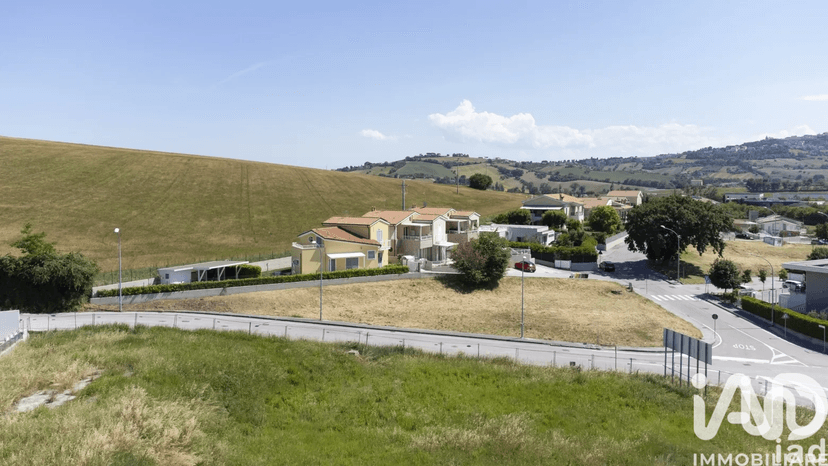 Villa in Via Mia Martini, Osimo — foto 3 di 5