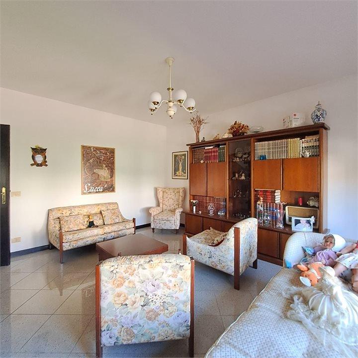 Villa, Massarosa