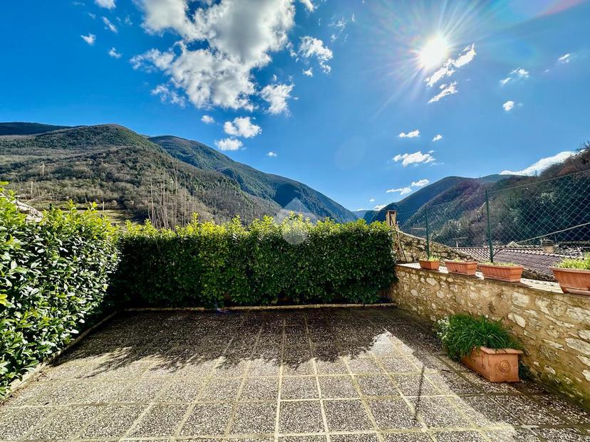 Casa indipendente in Via Santa Caterina 20, Cerreto di Spoleto — foto 2 di 5
