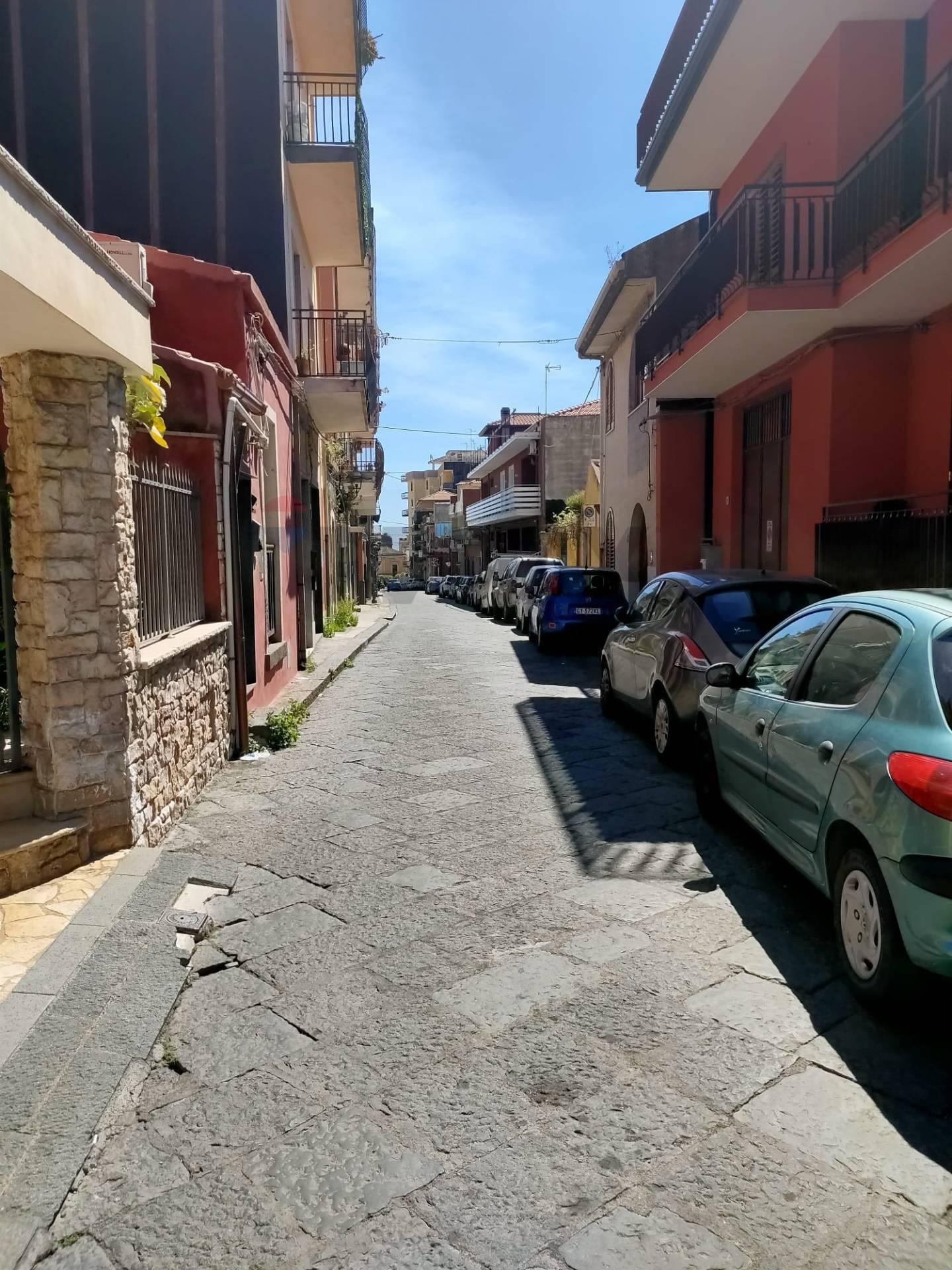 Casa indipendente in Via Guglielmo Marconi 76, Aci Catena