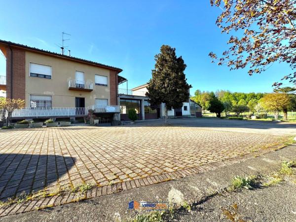 Villa bifamiliare in Via Angelo Brofferio 51, Mombercelli