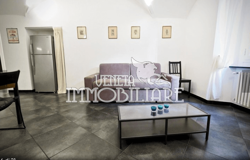 Trilocale in Piazza dell'Agnello, Genova