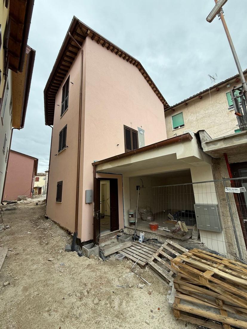 Casa indipendente in Castello di Borgiano, Serrapetrona — foto 4 di 5