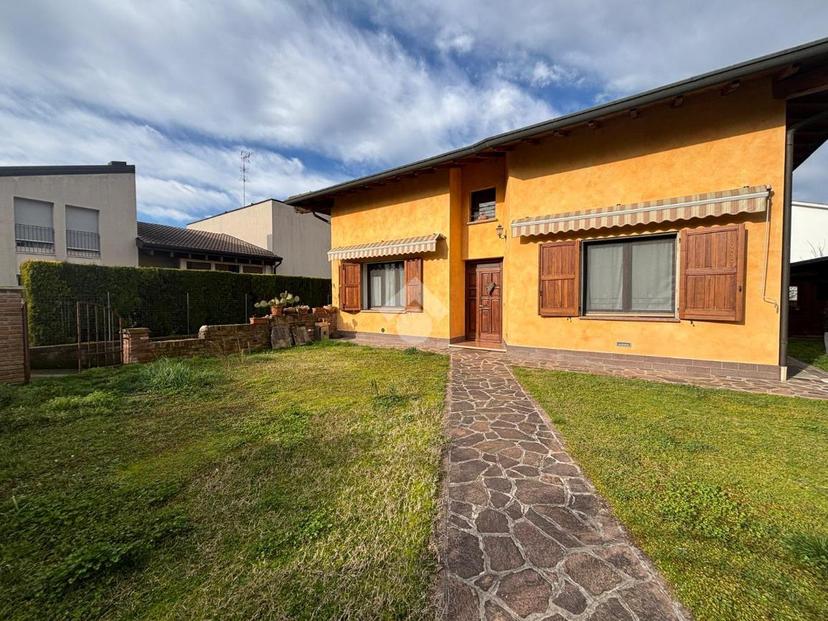 Villa in Via degli Orti 12, Mantova — foto 4 di 5