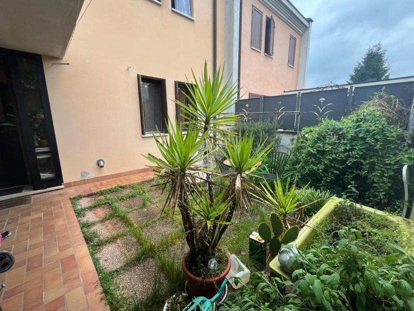 Villa a schiera in Via Leone De' Sommi 29, Mantova — foto 4 di 5