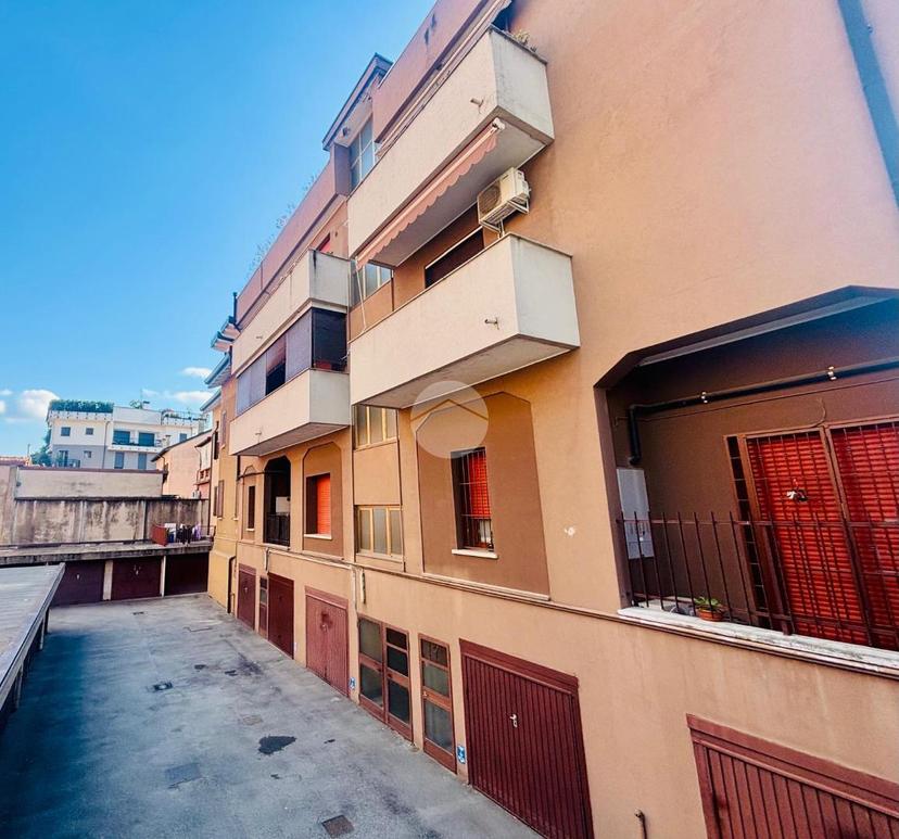 Quadrilocale in Via S. Francesco d'Assisi 10, Monza — foto 3 di 5