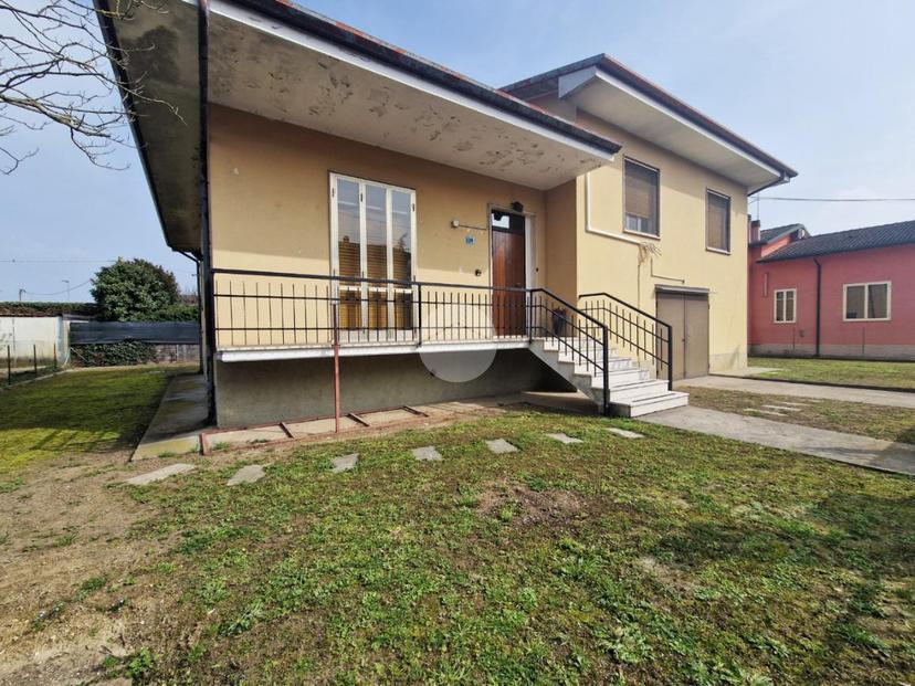 Villa in Via Bonomi 3, Borgo Virgilio — foto 2 di 5
