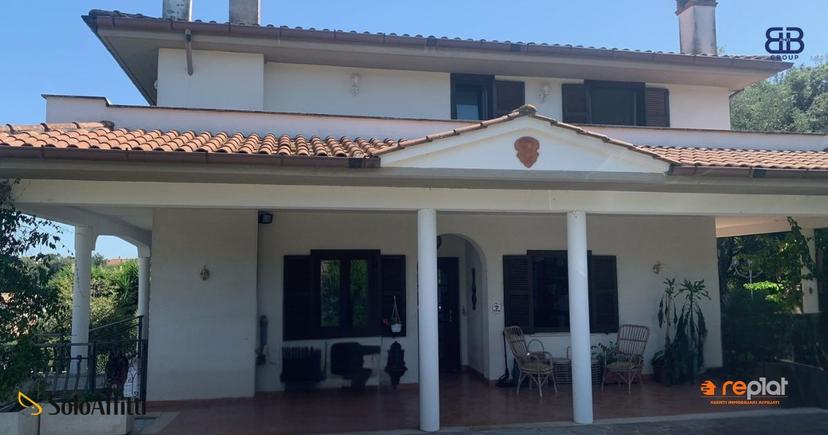 Casa indipendente in Via Glicini, Anguillara Sabazia