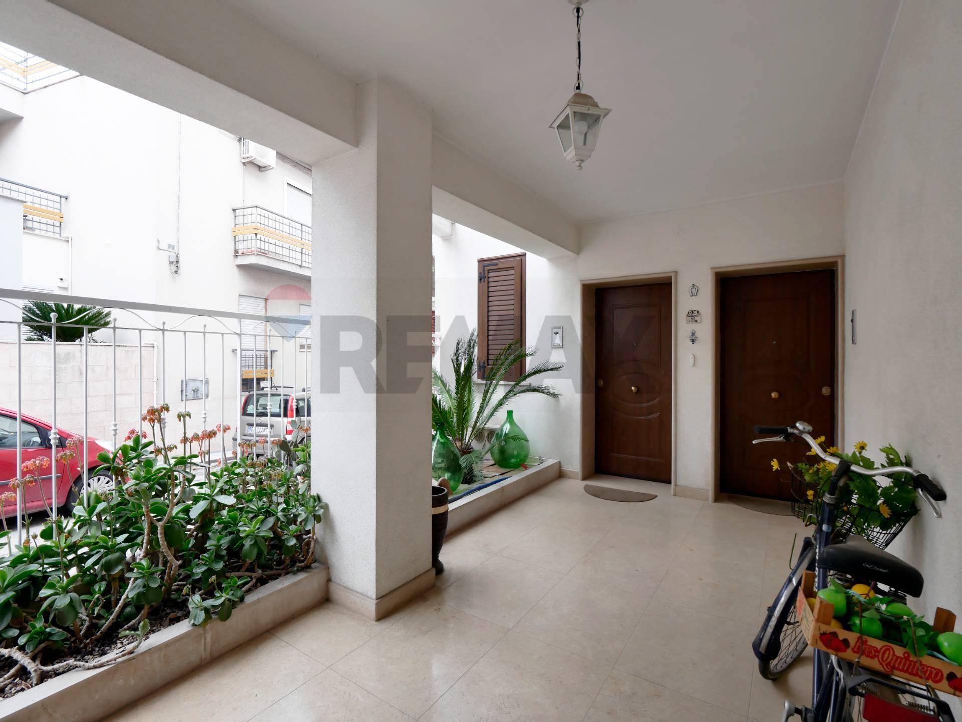 Casa indipendente in XXIV Maggio 24, Canosa di Puglia