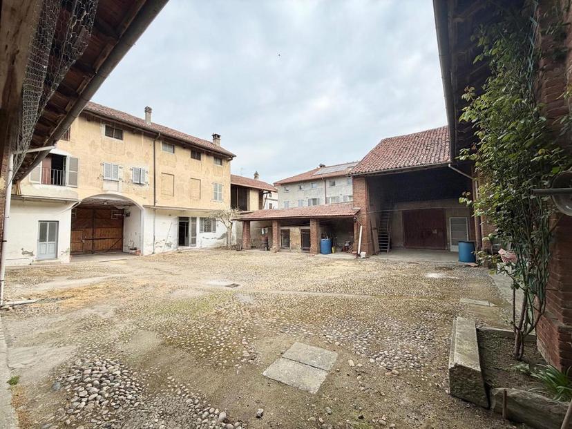 Cascina in  Via Castellazzi 15, Sartirana Lomellina — foto 4 di 5