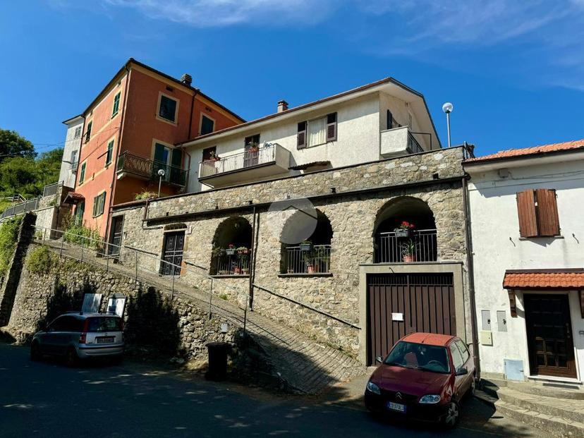 Quadrilocale in Località Chiesa 7, Varese Ligure — foto 2 di 5