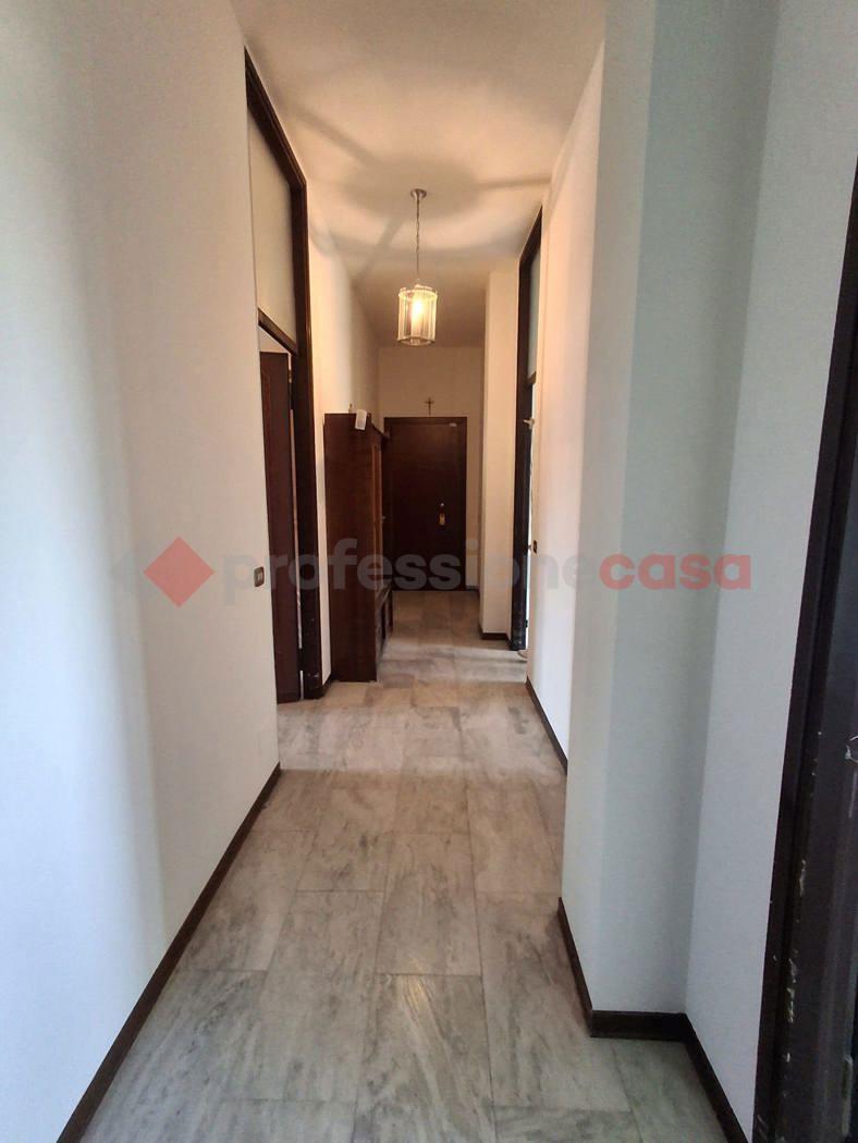 Trilocale in Via Garibaldi 54, Cerro Maggiore — foto 2 di 5