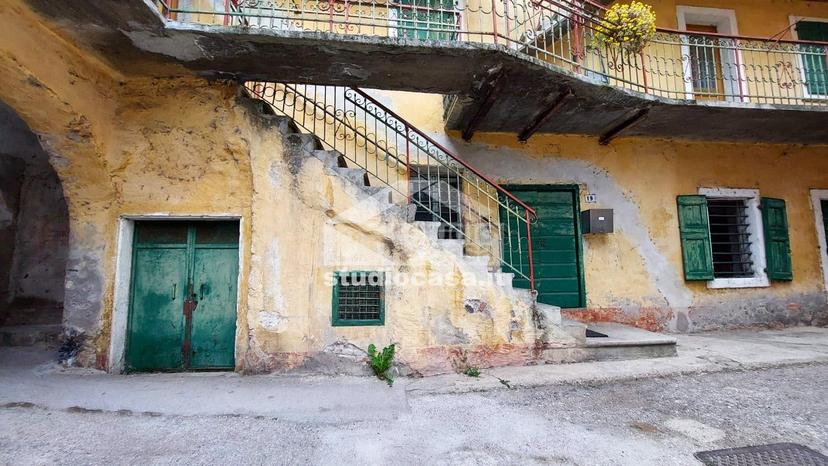 Villa quadrifamiliare in Loc Mori, Ala — foto 4 di 5