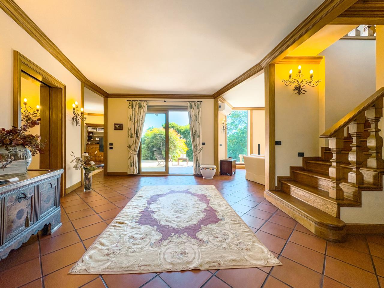 Villa in Via Monviso 1, Oleggio Castello