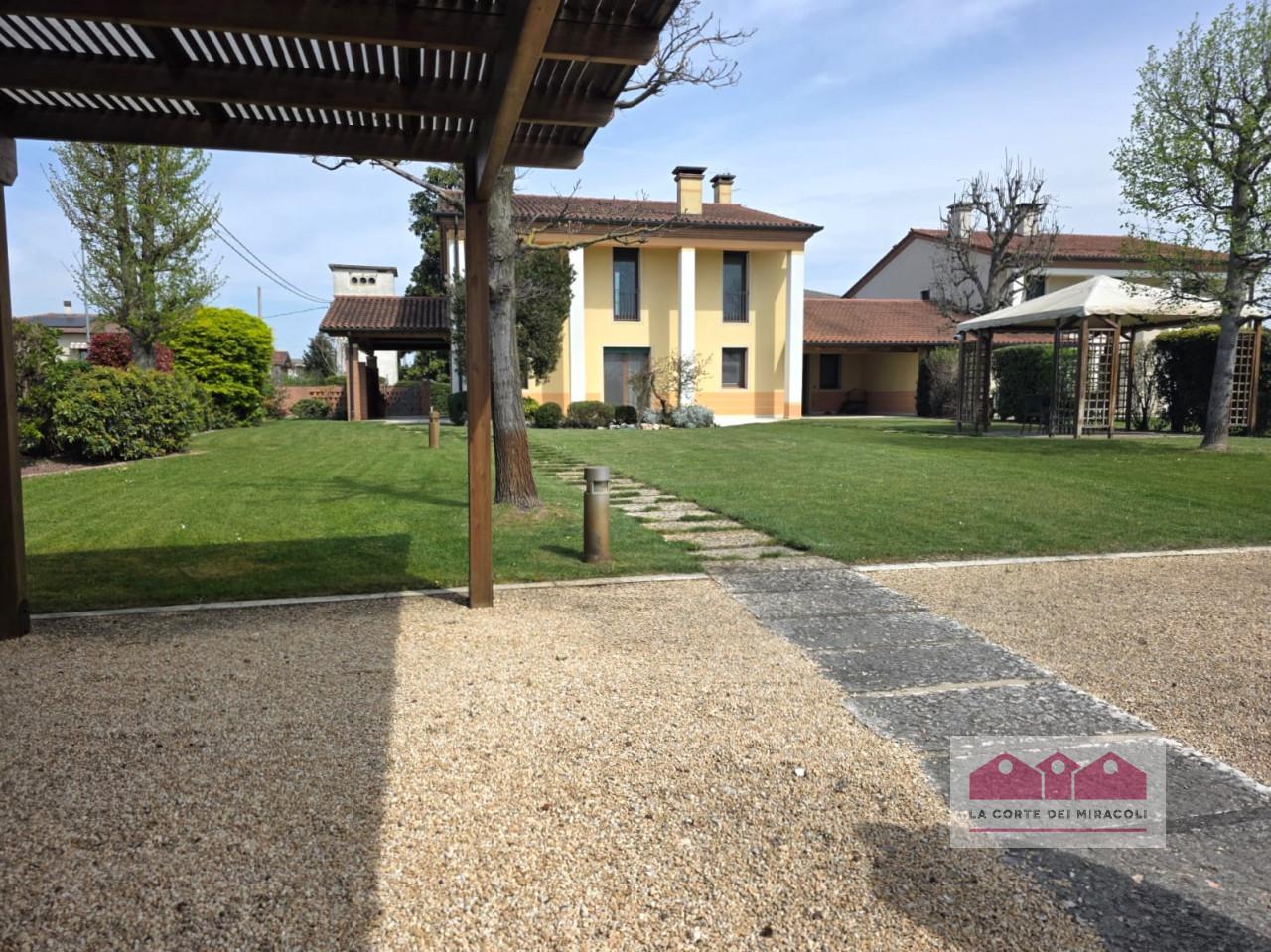 Villa in Via Pasubio, Castegnero