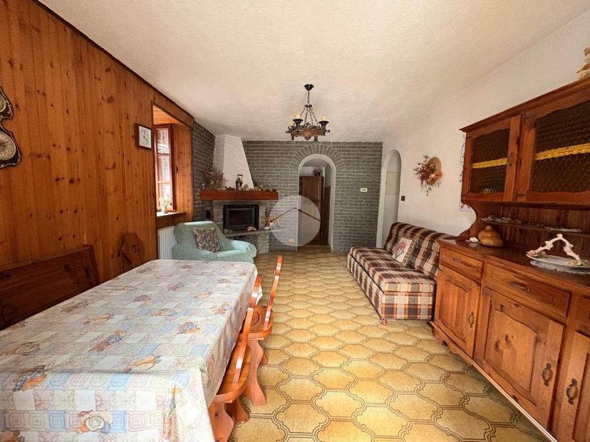 Casa indipendente in Frazione Plan d'Introd, Introd