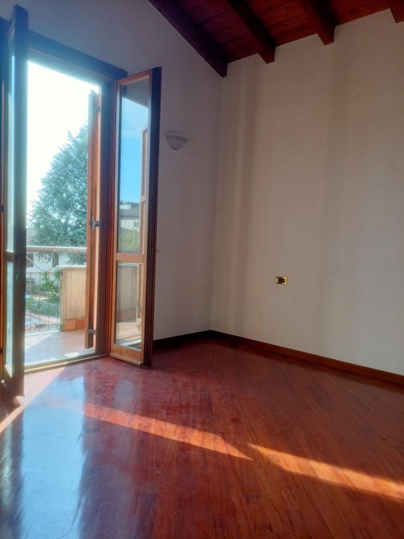 Quadrilocale in Via Pascoli, Trezzano Rosa — foto 3 di 5