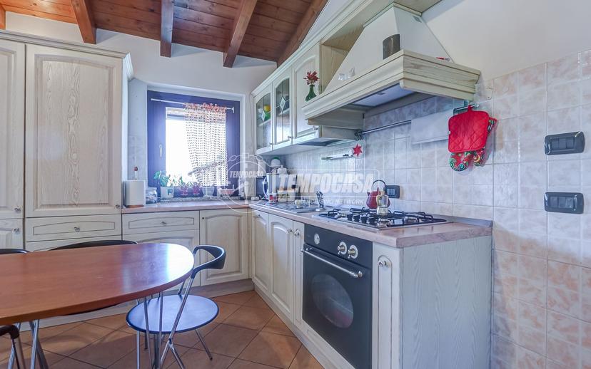 Trilocale in Via Pandolfi 41/B, Somma Lombardo — foto 2 di 5