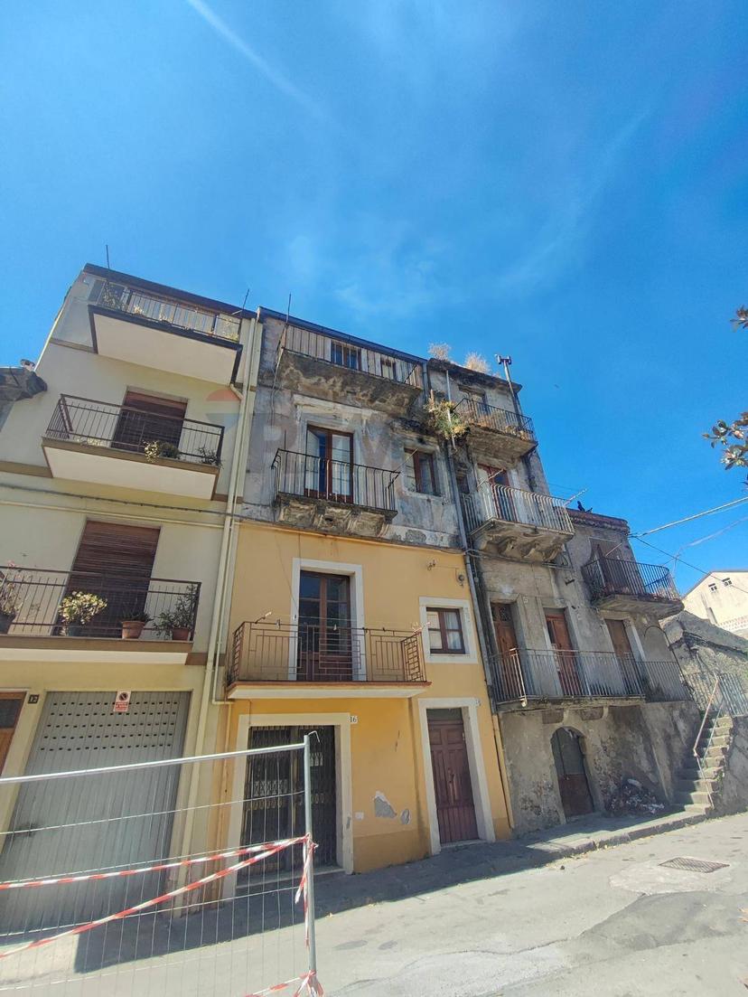 Casa indipendente, Francavilla di Sicilia — foto 3 di 5