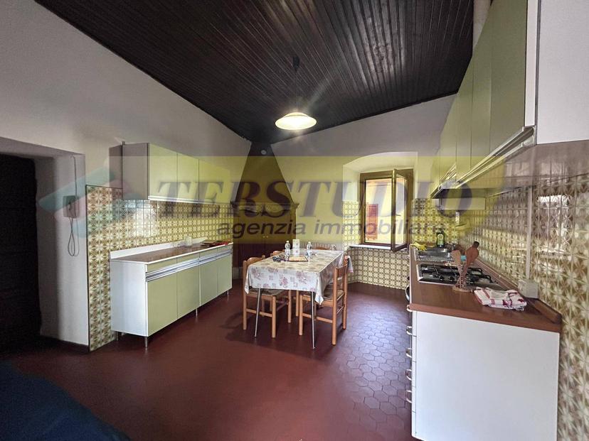 Trilocale in Via Sant' Antonio 5, Caprino Bergamasco — foto 2 di 5