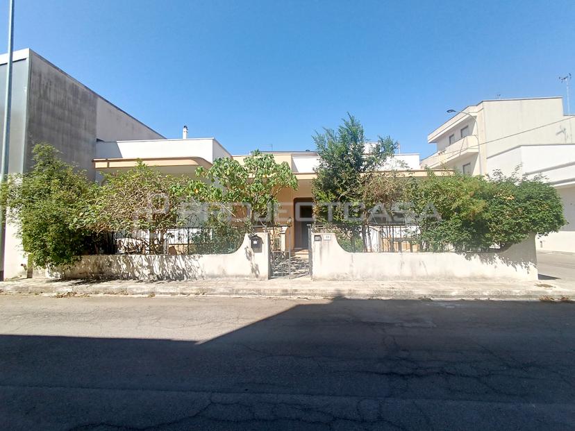Casa indipendente in Via Antonio Gramsci 33, Aradeo