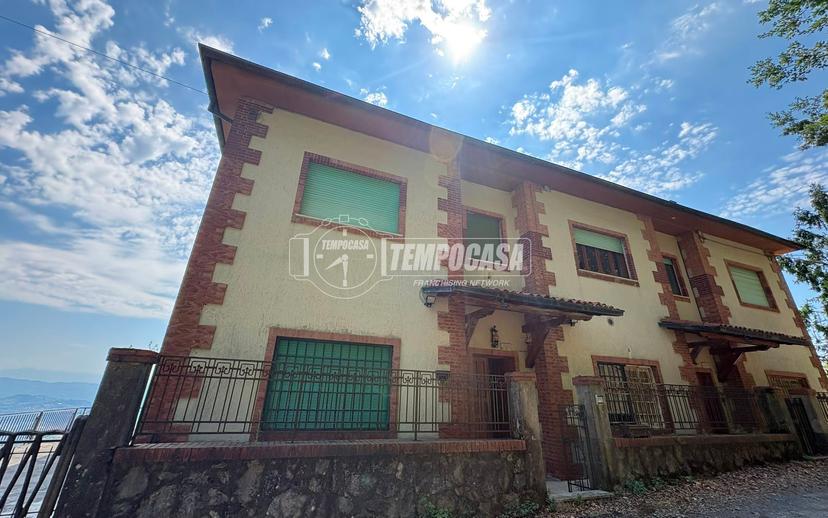 Villa a schiera in Via del Parodi 95, La Spezia