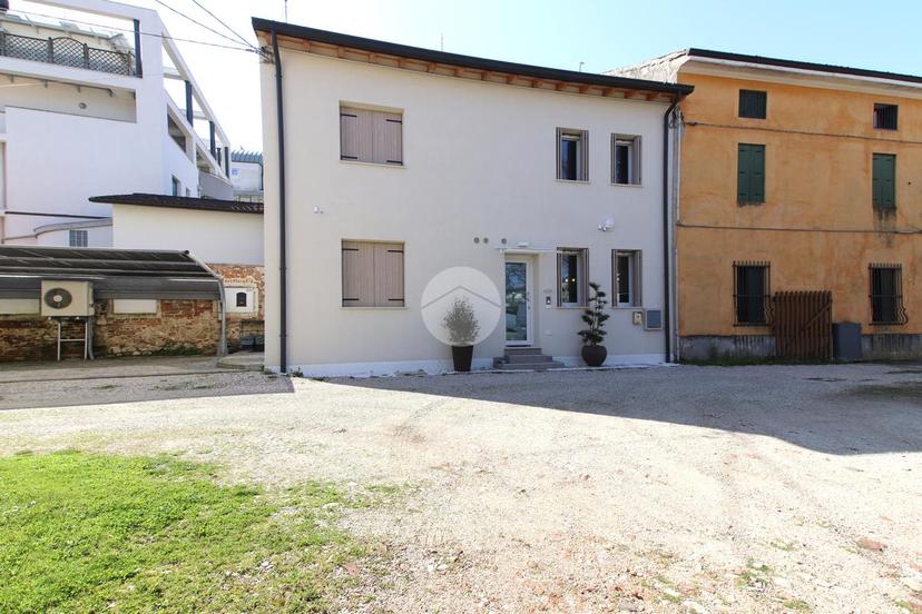 Casa indipendente in Viale Astichello, Vicenza — foto 5 di 5