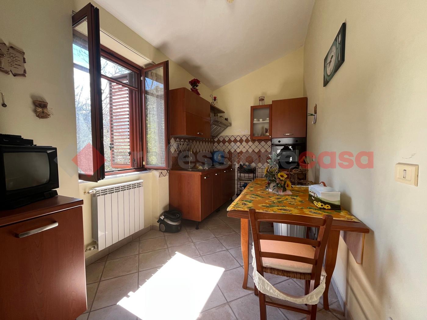 Casa indipendente in Via Roma Snc, Roccabascerana