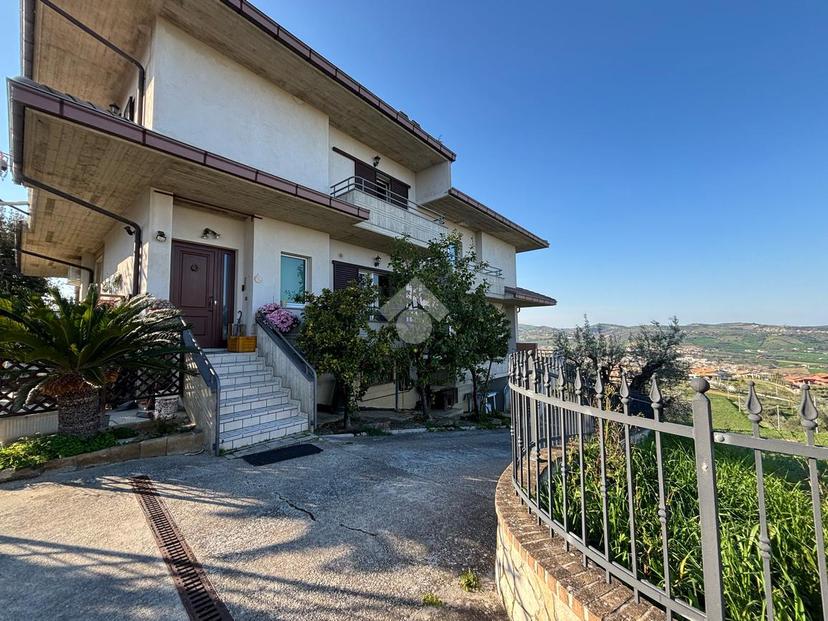 Villa a schiera in Contrada Telesio 4, Cellino Attanasio — foto 3 di 5