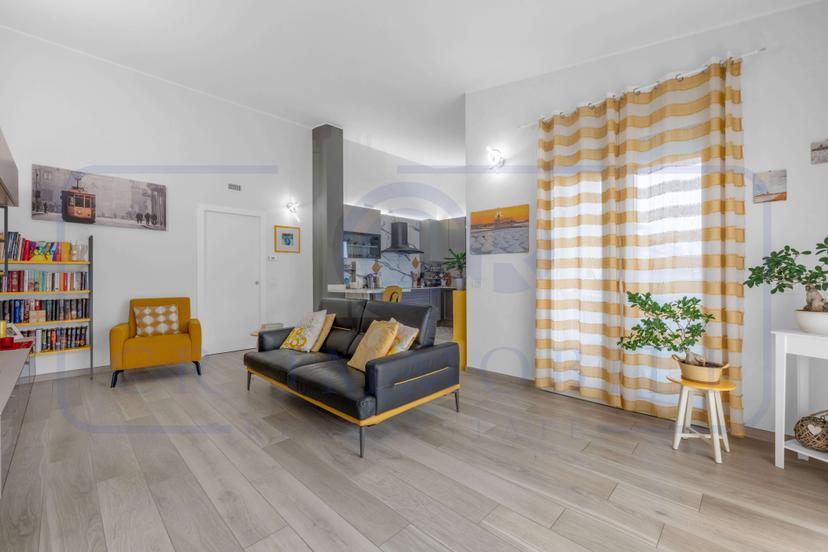 Trilocale in Via Montello 24b, Garbagnate Milanese