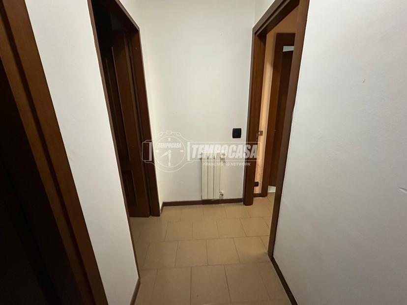 Trilocale in Via Capuana 56, Rho