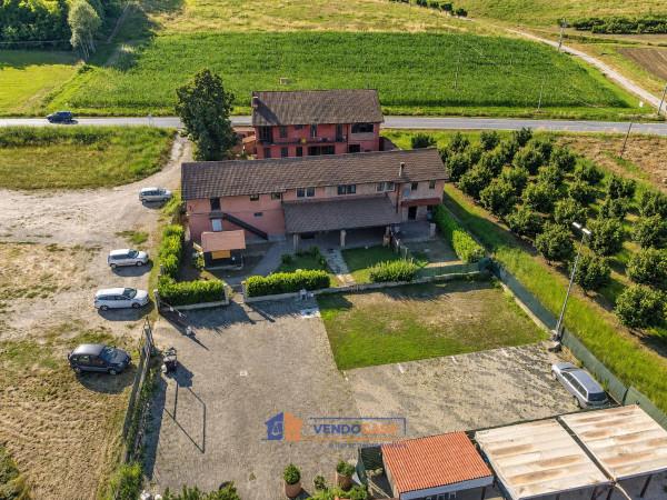 Cascina in Corso Valpone, Canale — foto 3 di 5