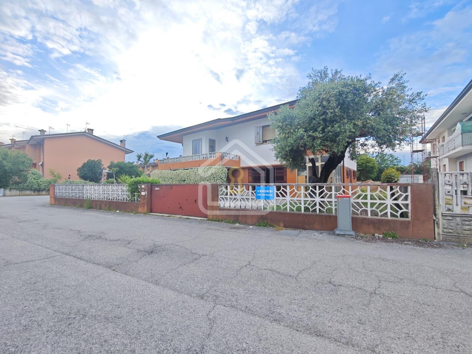 Villa unifamiliare in Via Quadrivio 4, Codroipo