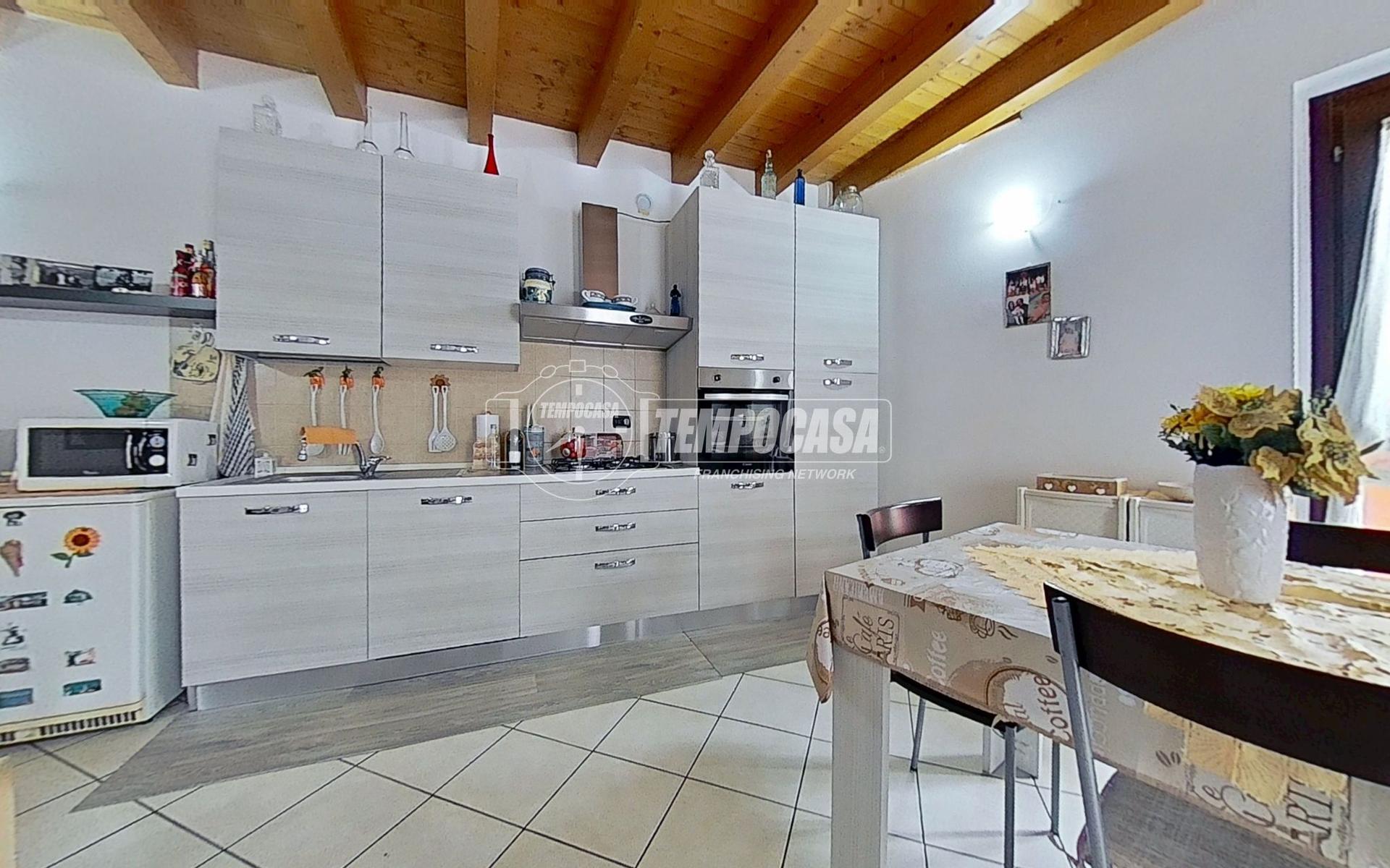 Bilocale in Via Roma 15, Biassono