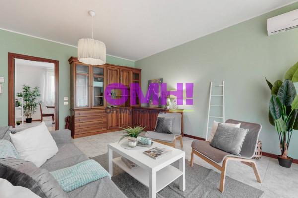 Villa in Via Beata Giuliana 55, Samarate