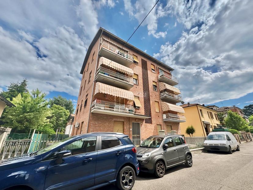 Trilocale in Via Ugo Foscolo, Reggio nell'Emilia — foto 4 di 5