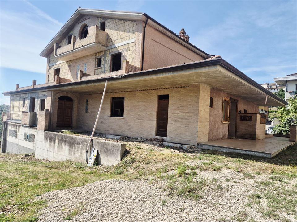 Villa, Castilenti