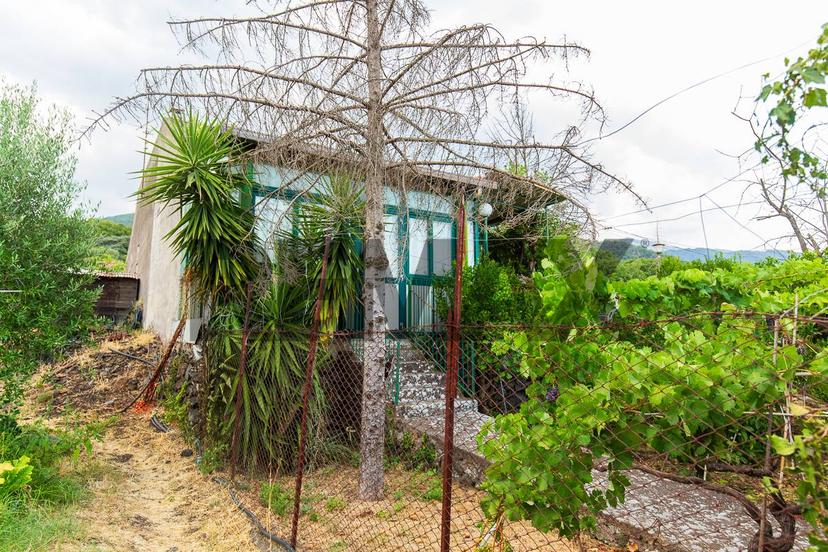 Casa indipendente in Via Sarro Civita 32, Zafferana Etnea — foto 2 di 5