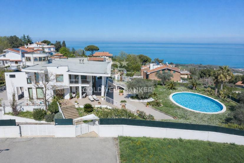 Villa in Via dei Salici 13, Pesaro — foto 3 di 5