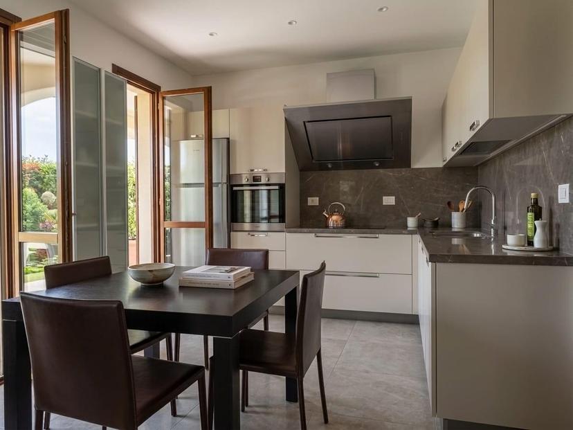 Villa a schiera in Ia Larga 1, Luni — foto 2 di 5